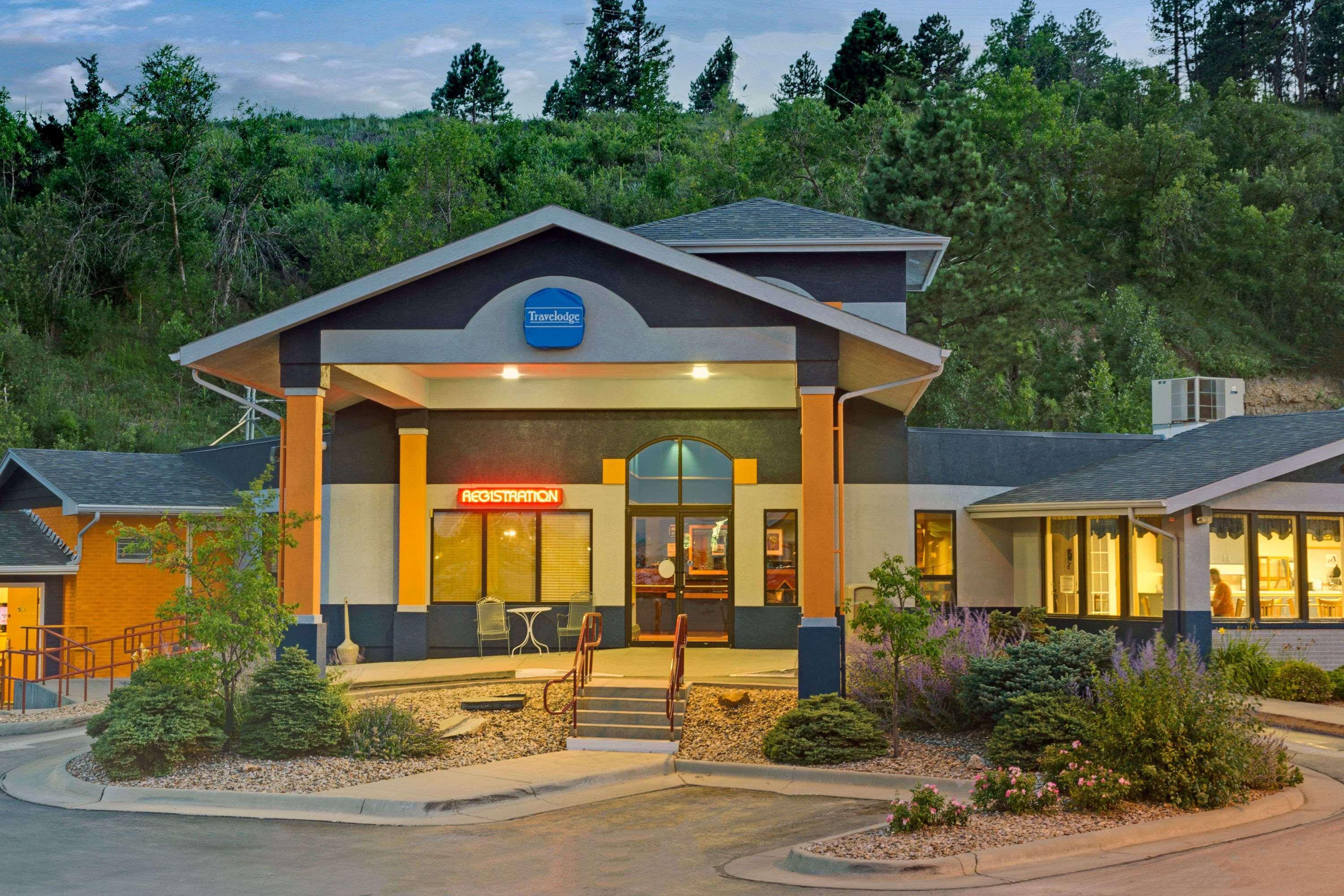 Travelodge By Wyndham Rapid City Exterior photo