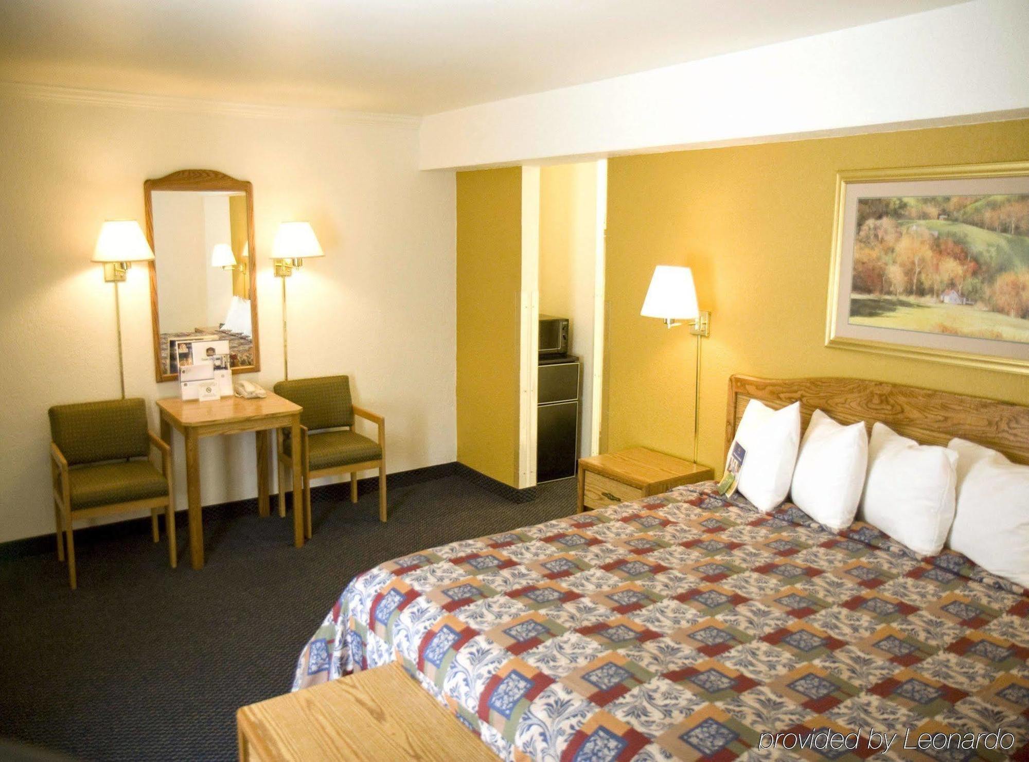 Travelodge By Wyndham Rapid City Exterior photo