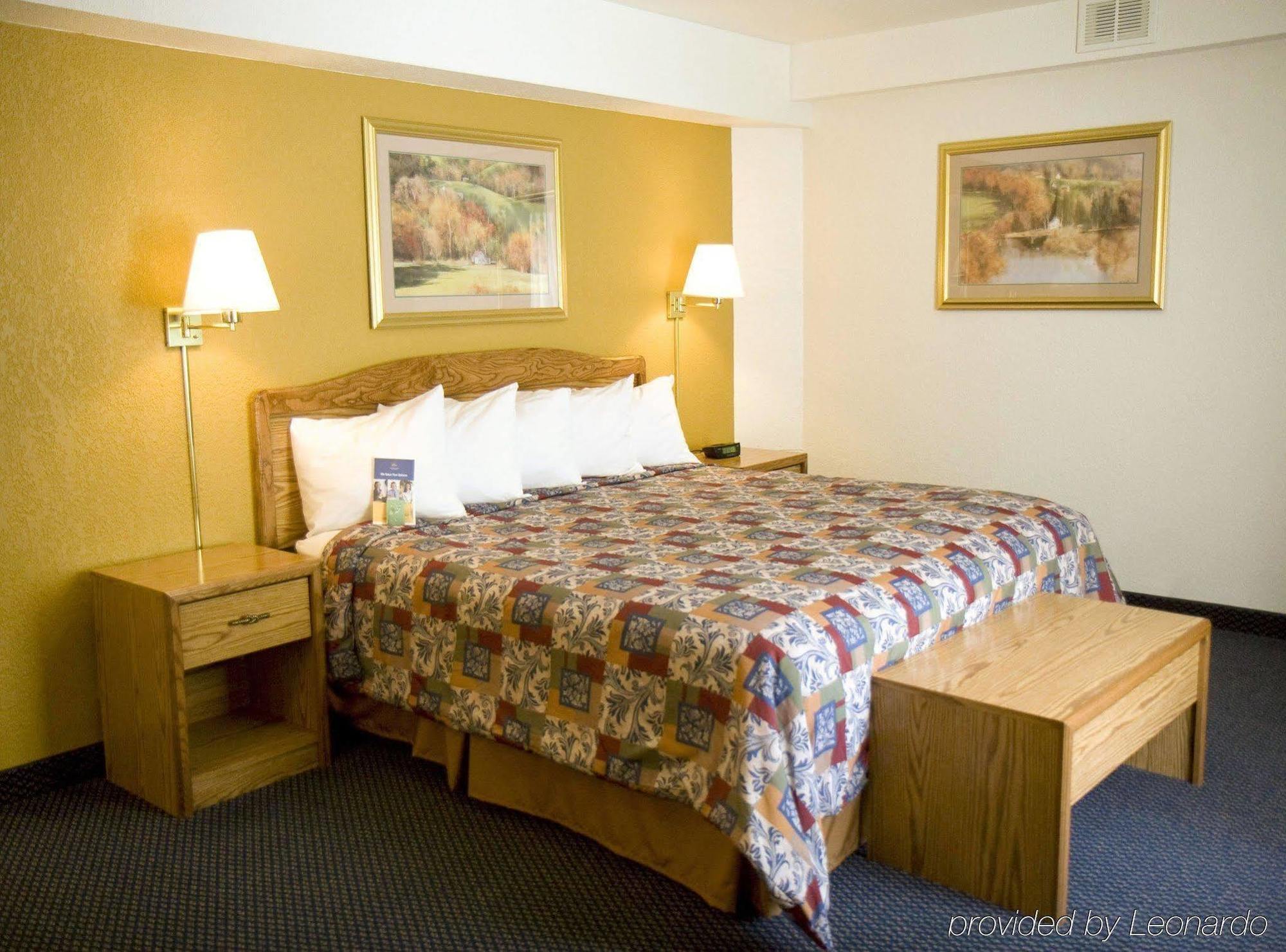 Travelodge By Wyndham Rapid City Exterior photo